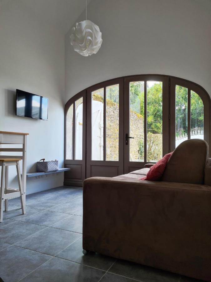 Le Petit Logis Villa Blere Exterior photo
